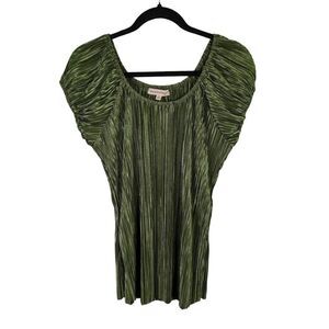 NWT Above & Beyond Pleated Short Sleeves Military Green Women's Medium